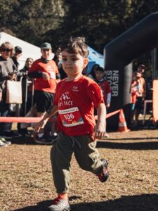 na kids race o desafio vira diversão a natureza se transforma em playground e cada chegada é u - associação educacional, esportiva e social do brasil